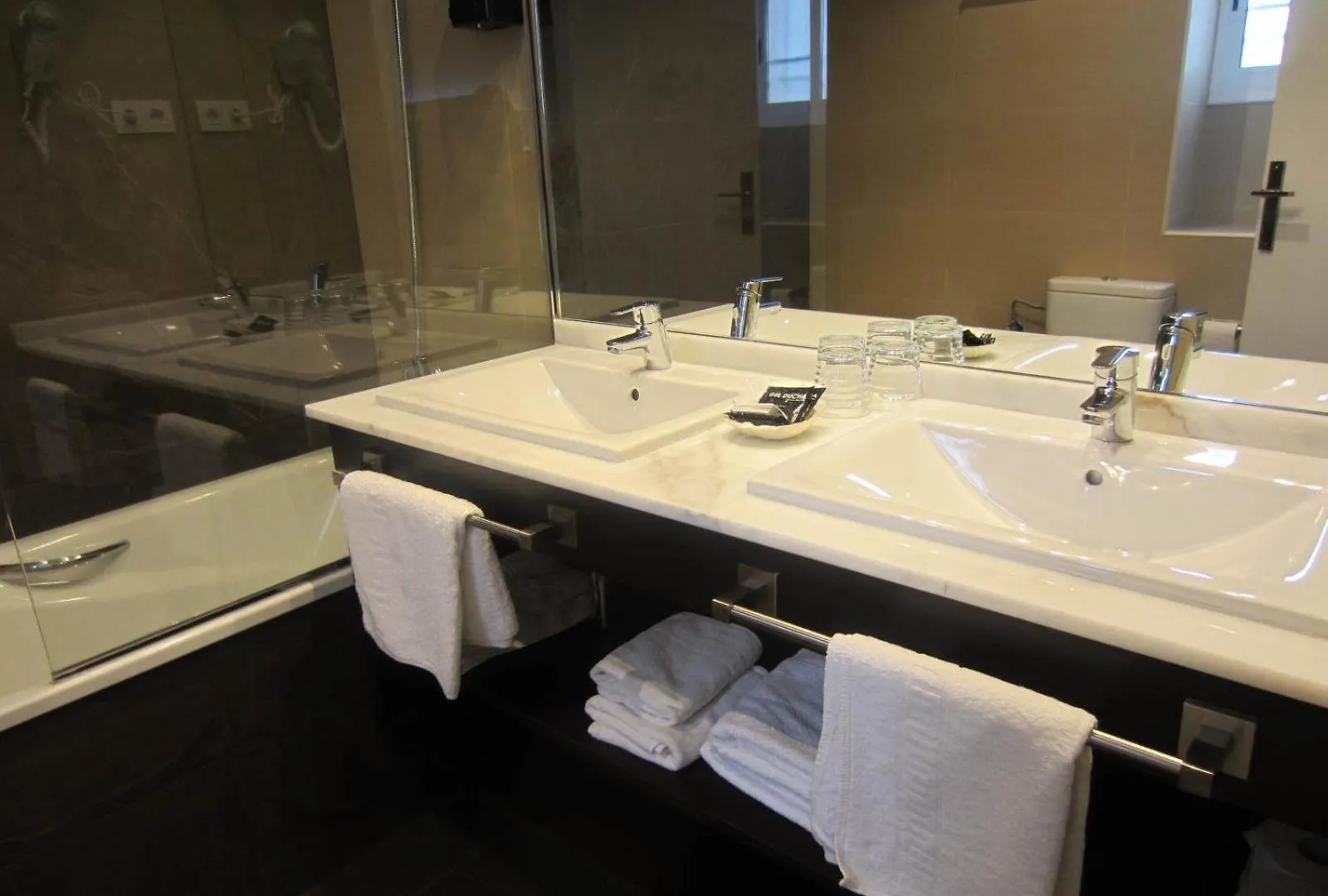 Hotel Llorca Platja de l'Almadrava 2*,  Spain