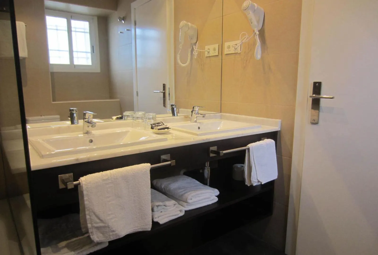 **  Hotel Llorca Platja de l’Almadrava Spanje